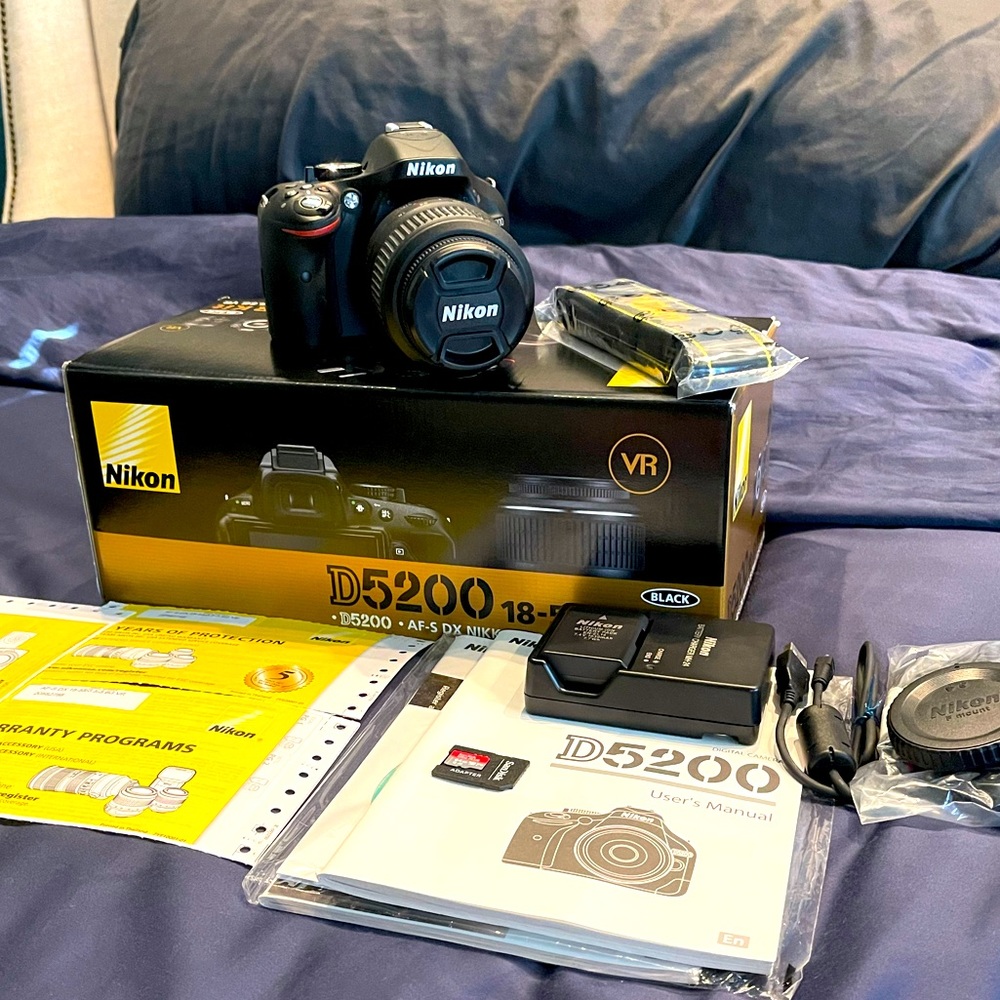 Nikon Camera D5200 with VR Kit